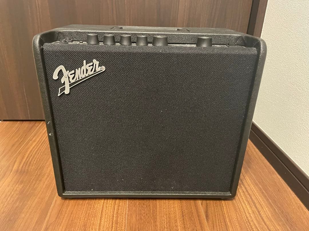 FenderMustang LT25、behringer ULTRAL