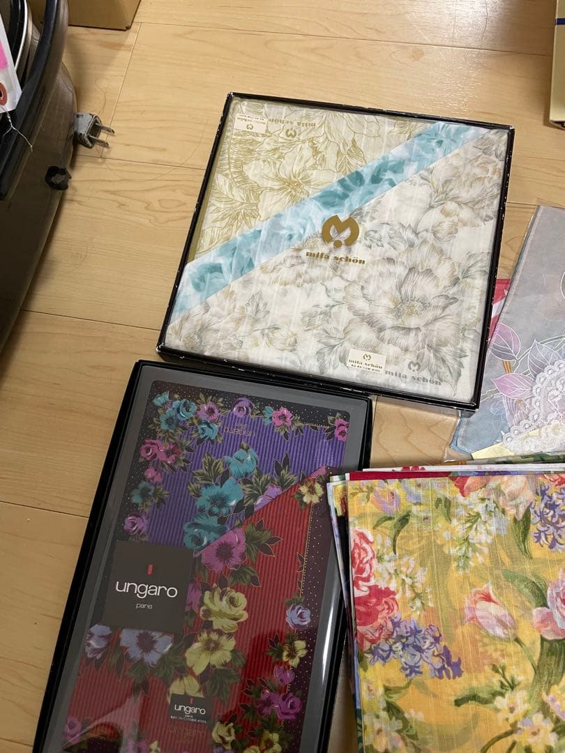 ki　HANAI YUKIKO他ハンカチセット　96枚20250725