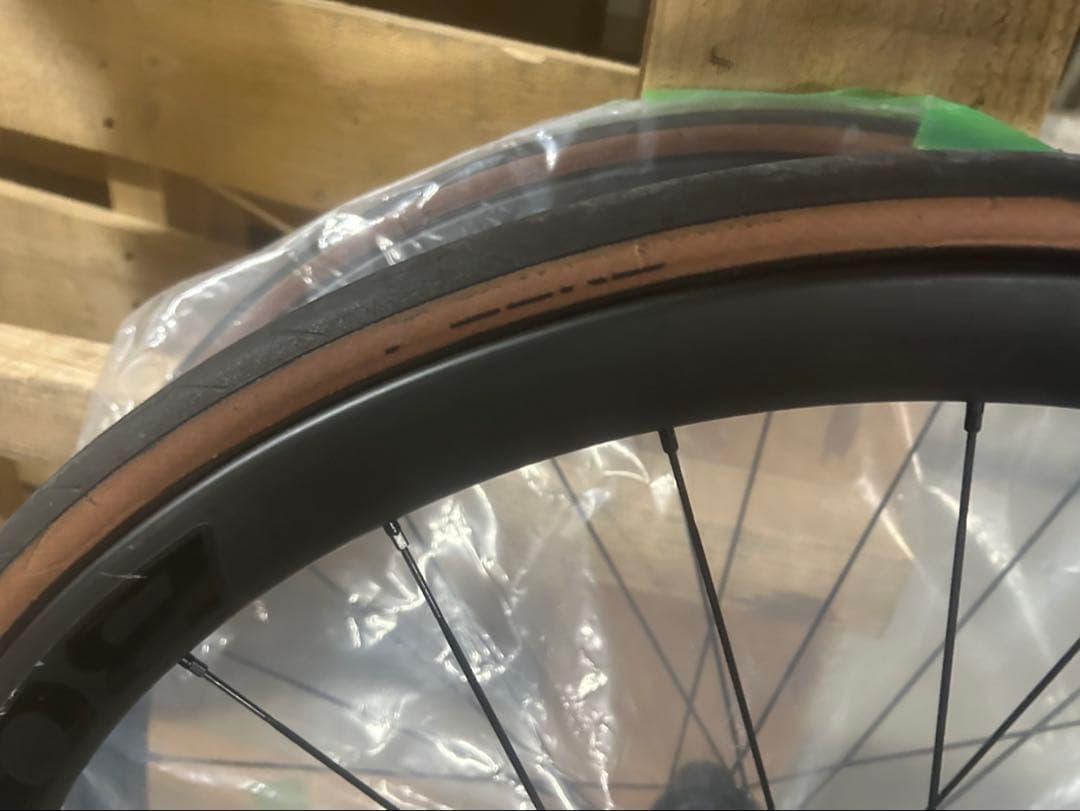 Bontrager 完組ホイール Pirelliタイヤ付き