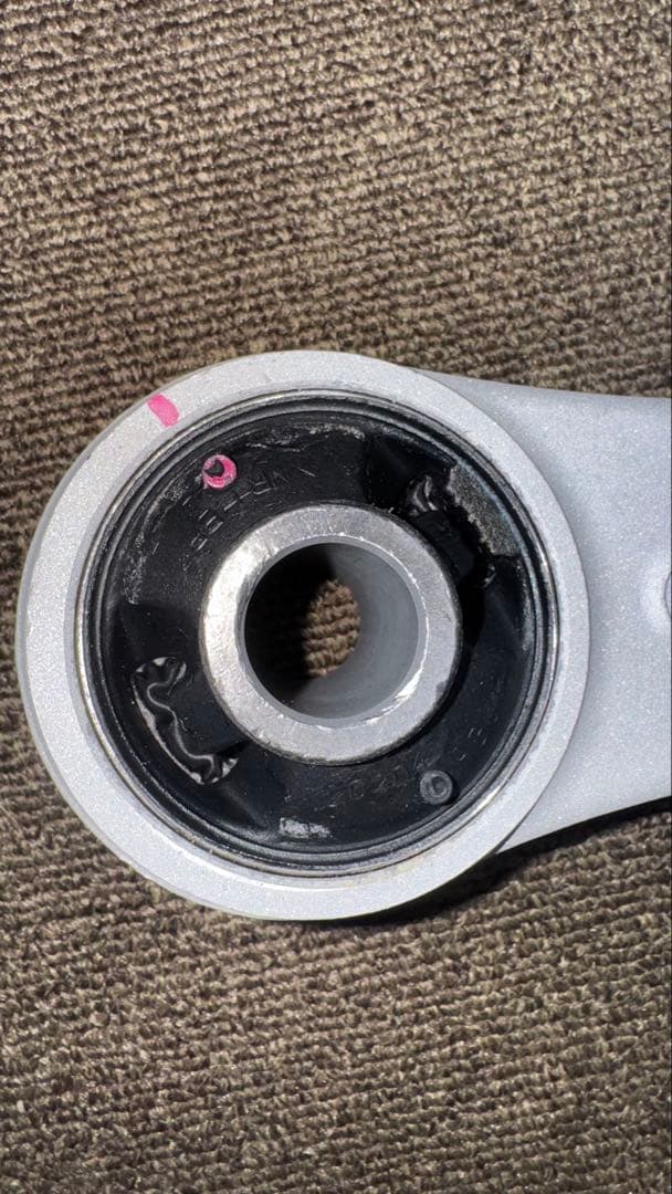 レガシィ　BL BP 前期　フロントアルミロアアーム　新品ブッシュ