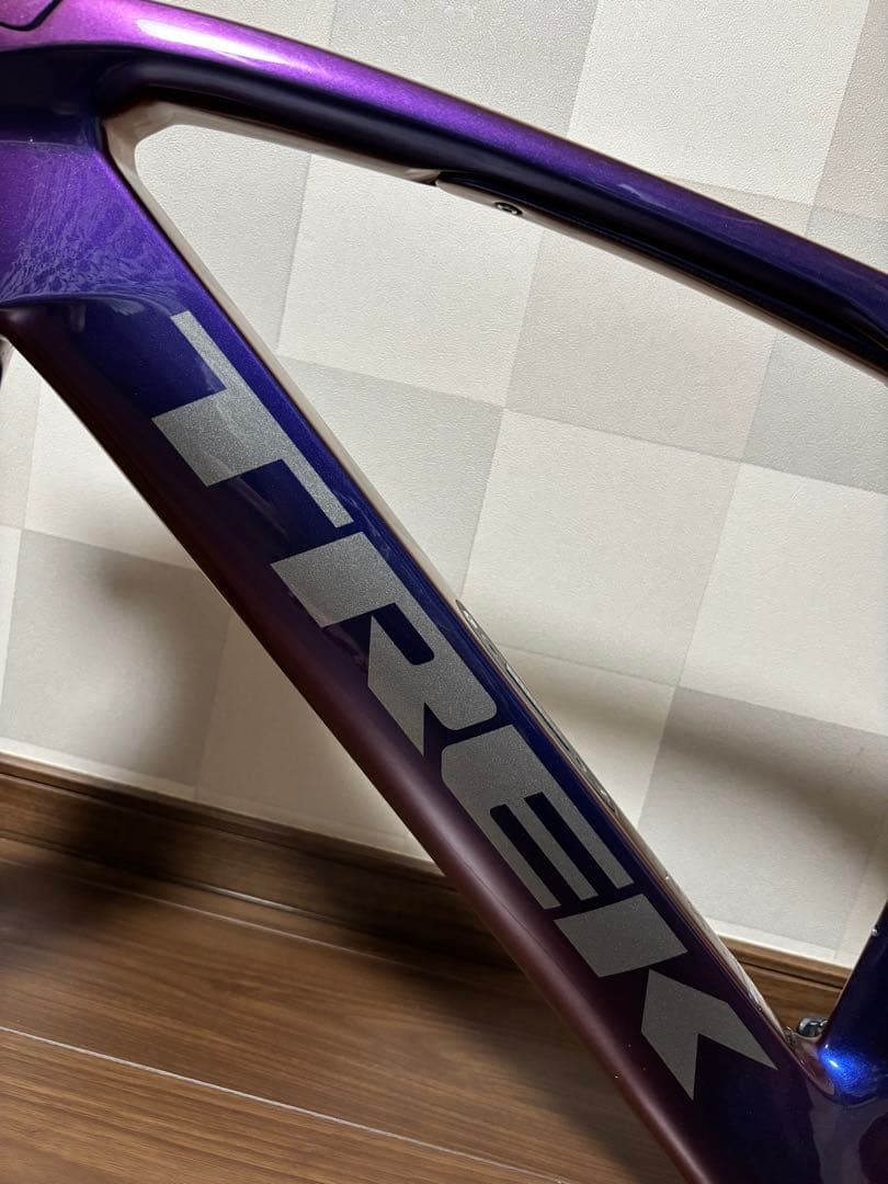 マドン MADONE SLR DISC専用ハンドル、ステム付き