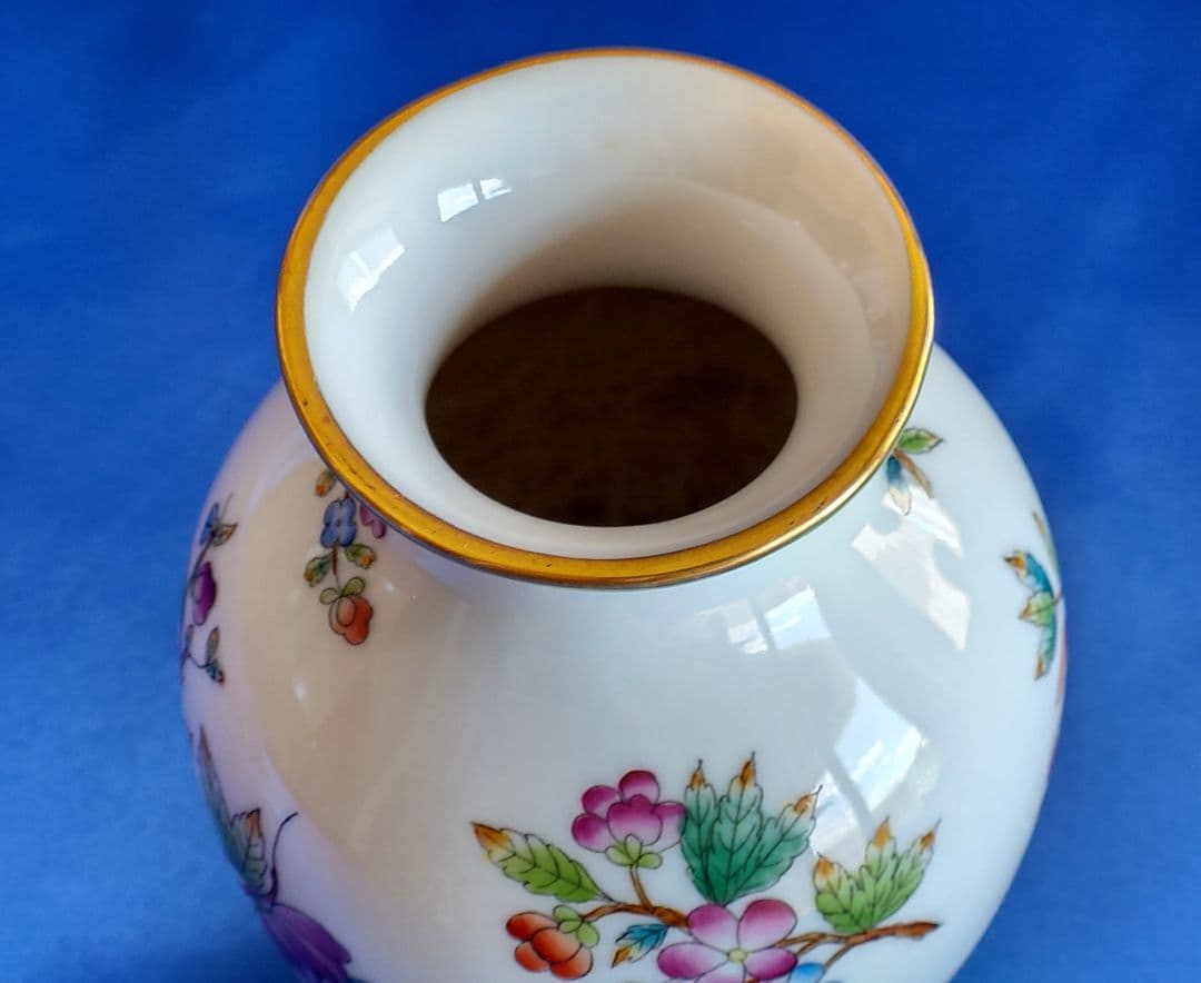 HEREND ヘレンド 【美品】白磁花瓶 花と蝶の装飾