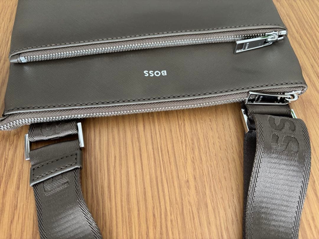 BOSS ブラック ショルダーバッグ