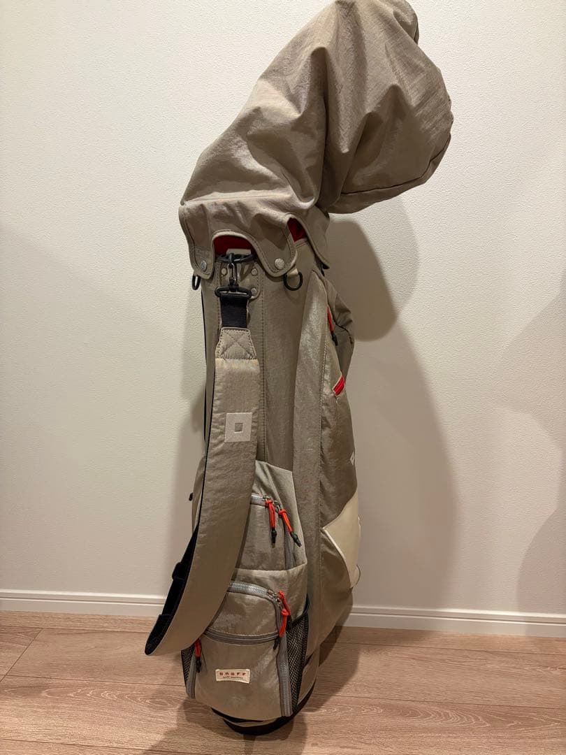 【美品／即購入OK】 ONOFF キャディバッグ＋本間トラベルカバー（紺色）付き