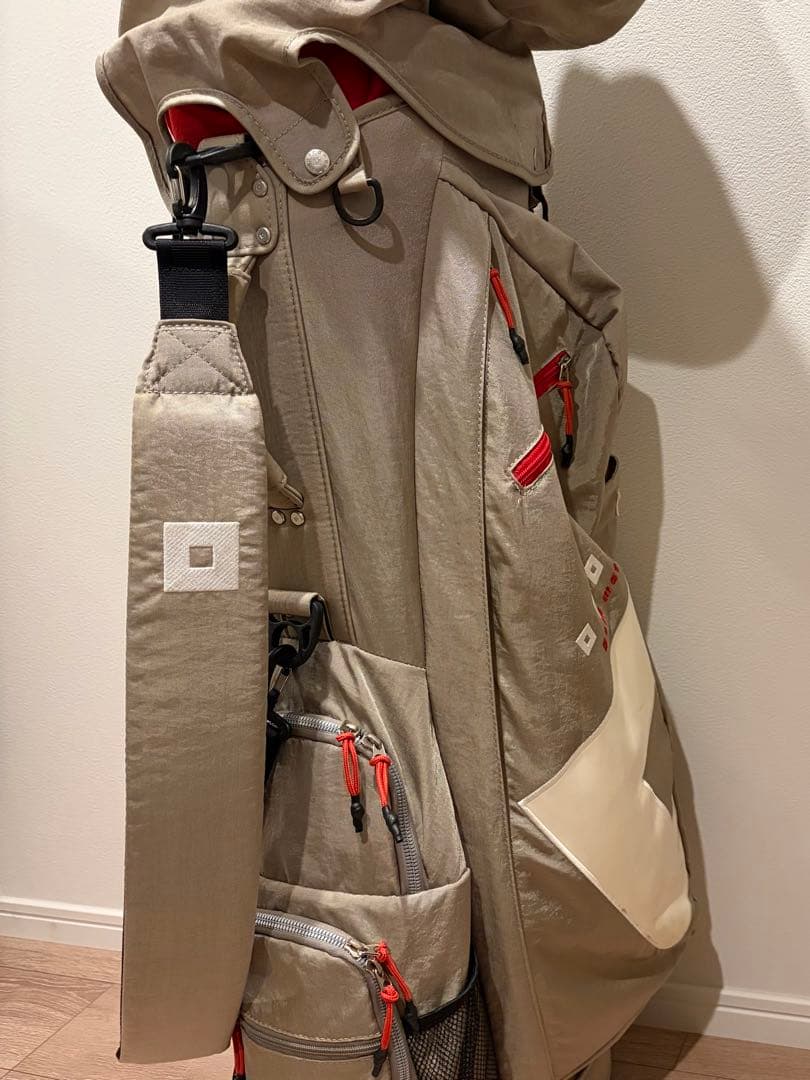 【美品／即購入OK】 ONOFF キャディバッグ＋本間トラベルカバー（紺色）付き