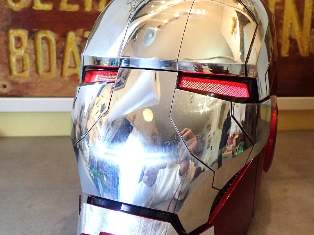アイアンマン ヘルメット LED付き 自動開閉リモコン付属1：1