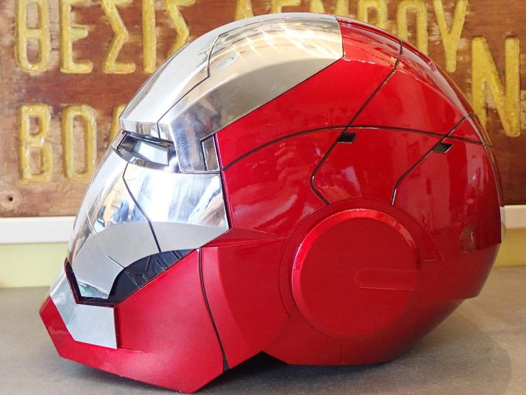 アイアンマン ヘルメット LED付き 自動開閉リモコン付属1：1