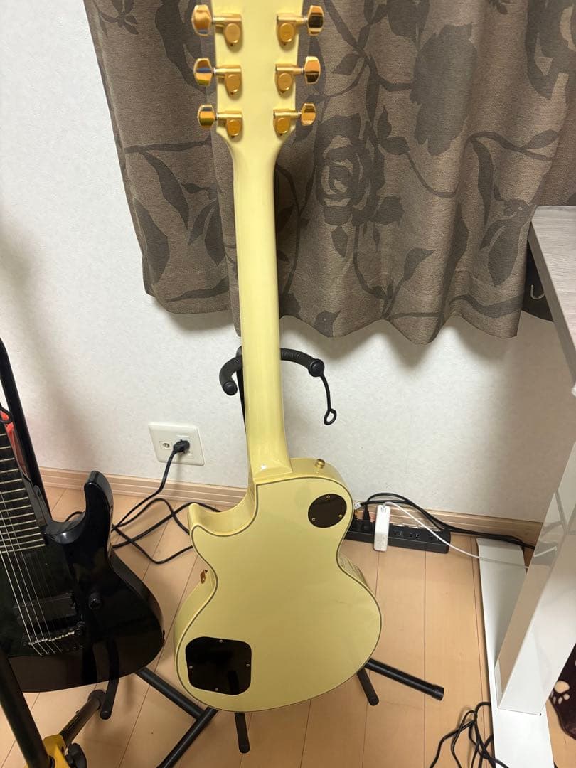 burnnyレスポールクリーム色 エレキギター