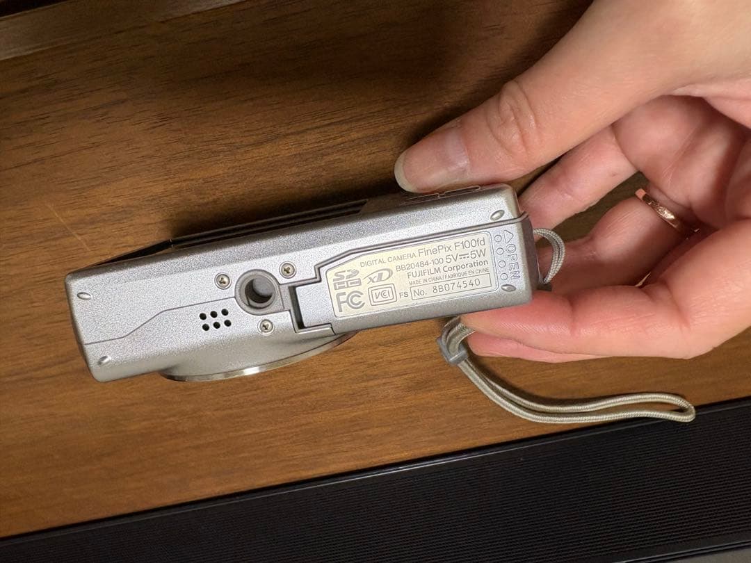 FUJIFILM FINEPIX F100fd デジタルカメラ　動作確認済み