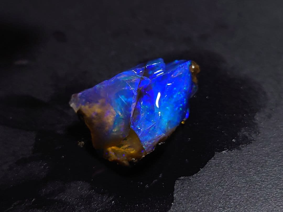 エチオピア　オパール　ピンファイア　星空のような　鉱物　標本　原石　チョーク