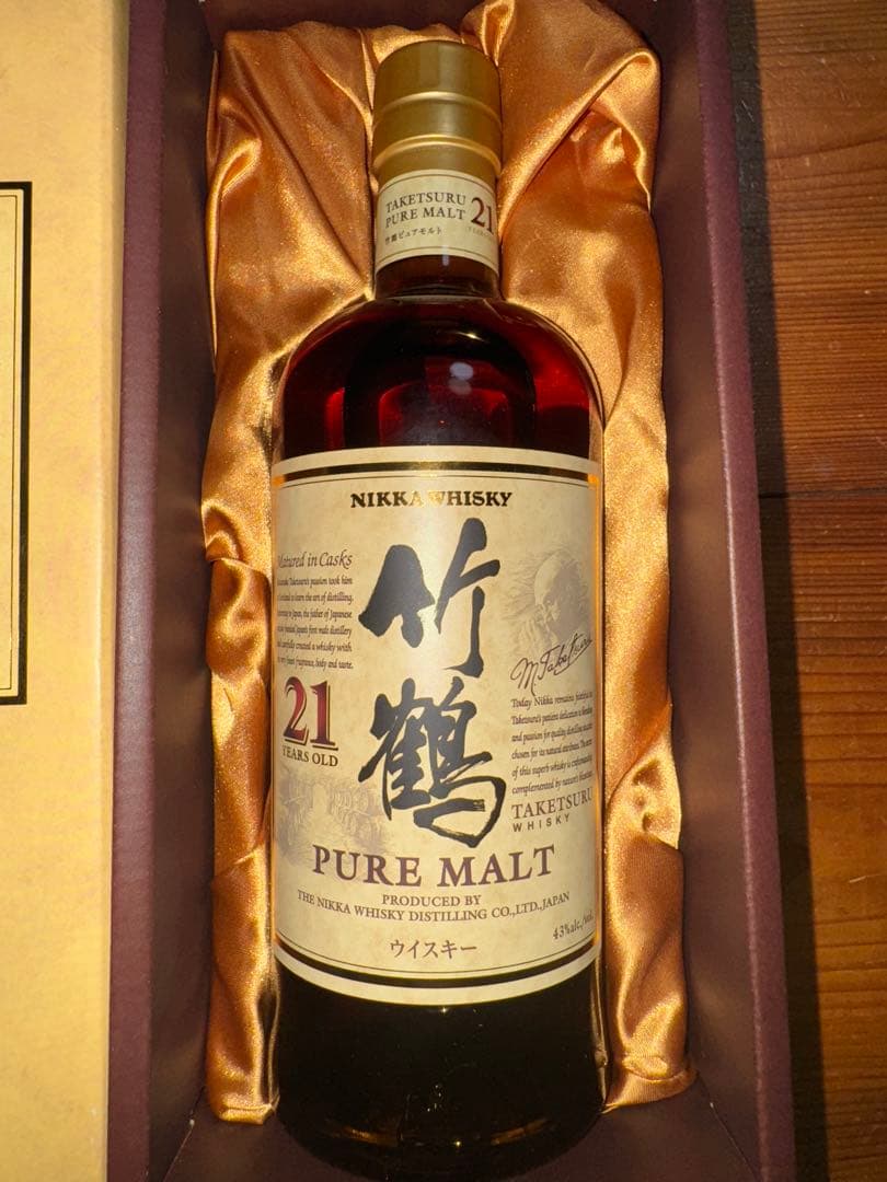 【未開栓・旧ラベル】竹鶴 21年 ピュアモルト 700ml箱付き　新品