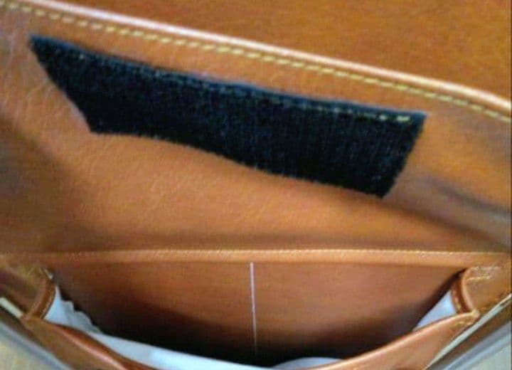 【美品】座位保持椅子　強化段ボールのテーブル＆工具 付き