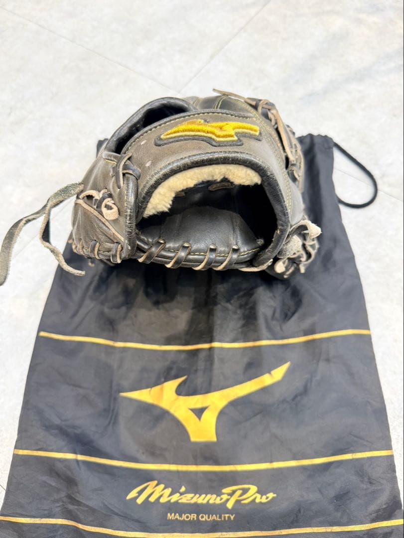 ミズノプロ 硬式内野手用 黒 袋有