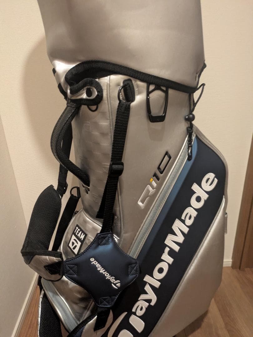 TaylorMade R10 シルバーキャディバッグ