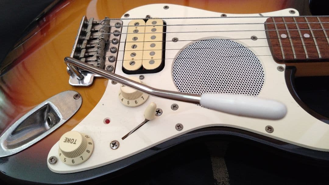 Fender ストラトキャスター サンバースト　ミニギターアンプ内蔵