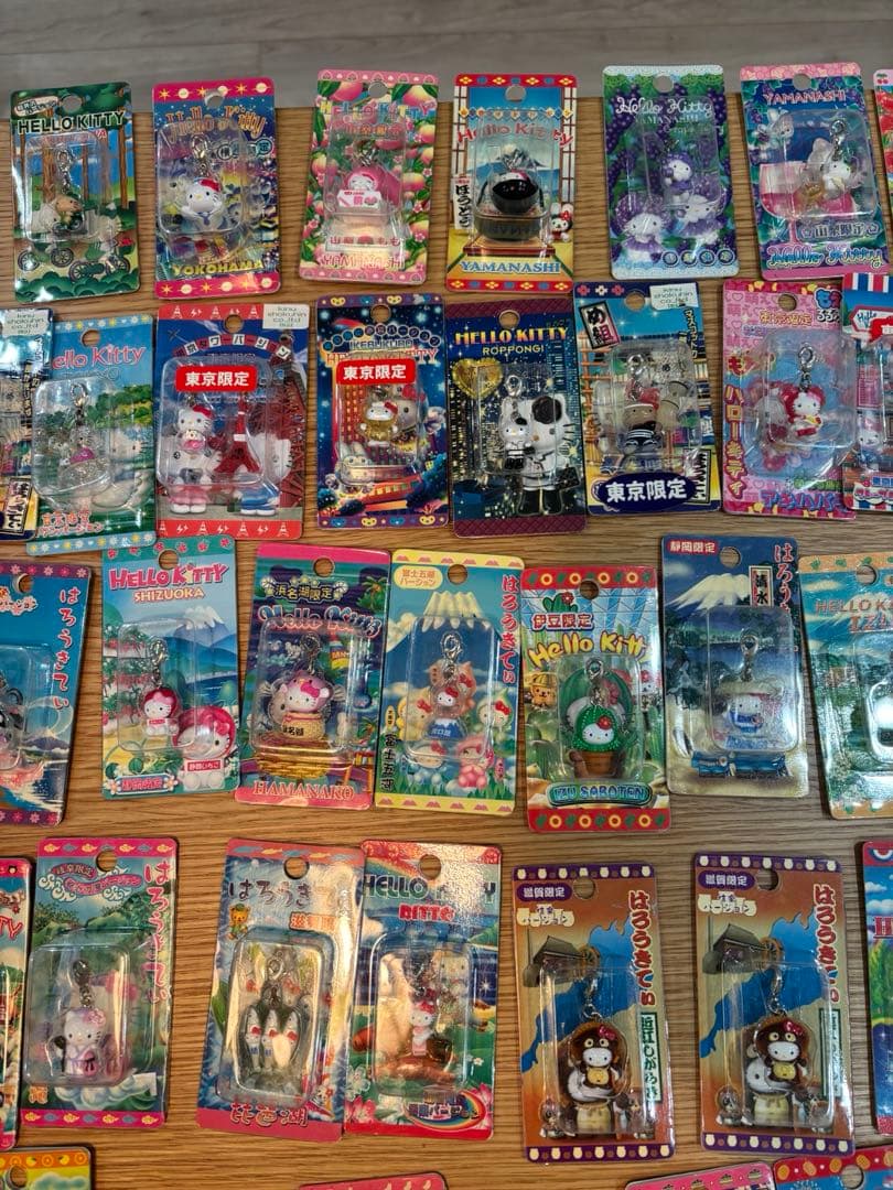 【レアまとめ売り】ご当地キティ　194個　ハローキティストラップ　根付け