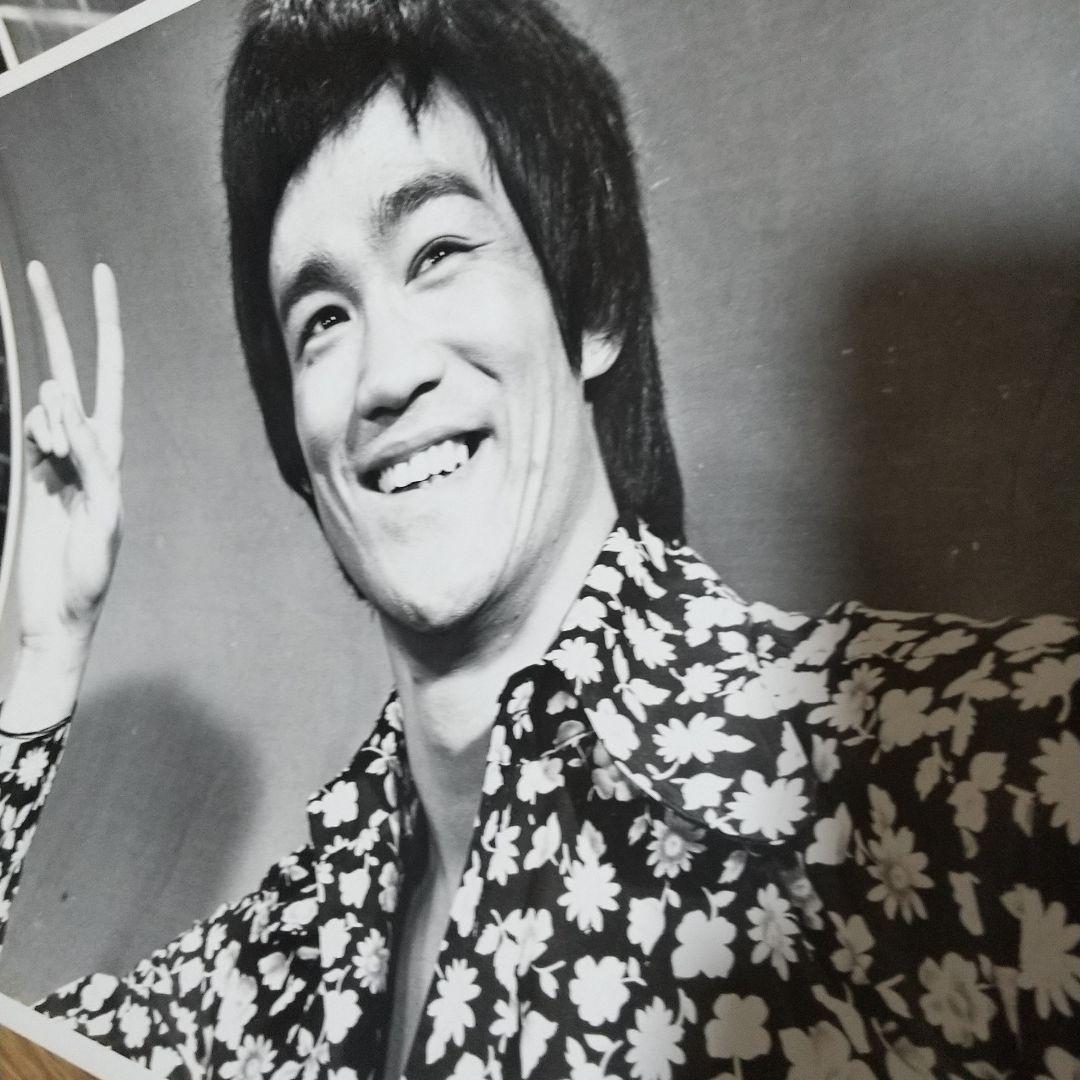 ブルース・リー生と死のゴールデンハーベストが出したスチール写真12枚と封筒‼️