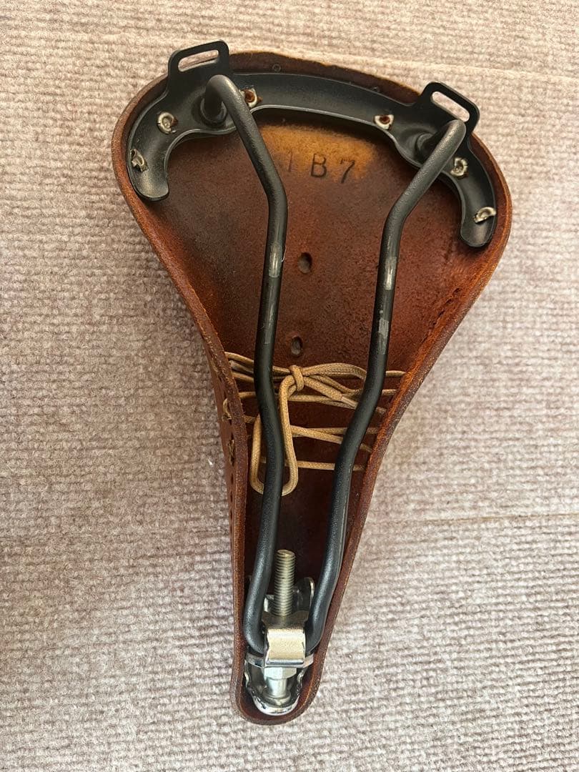 BROOKS CHAMPION STANDARD B17 サドル ハニー