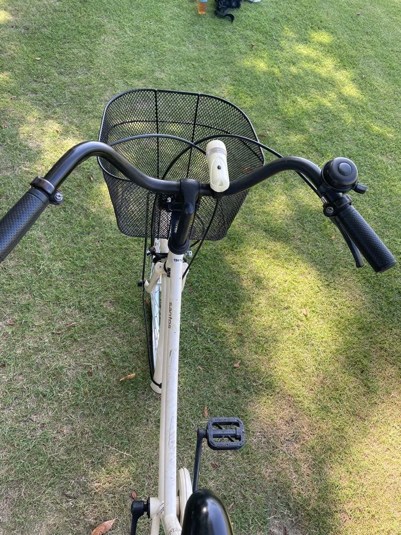 ヒ*属様 シティサイクル クリーム色 前面バスケット付き