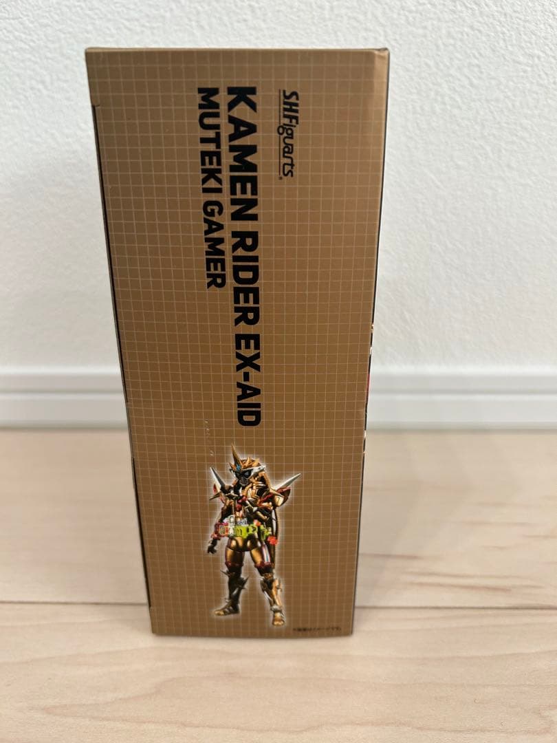 【未使用品】仮面ライダーエグゼイドムテキゲーマーフィギュア