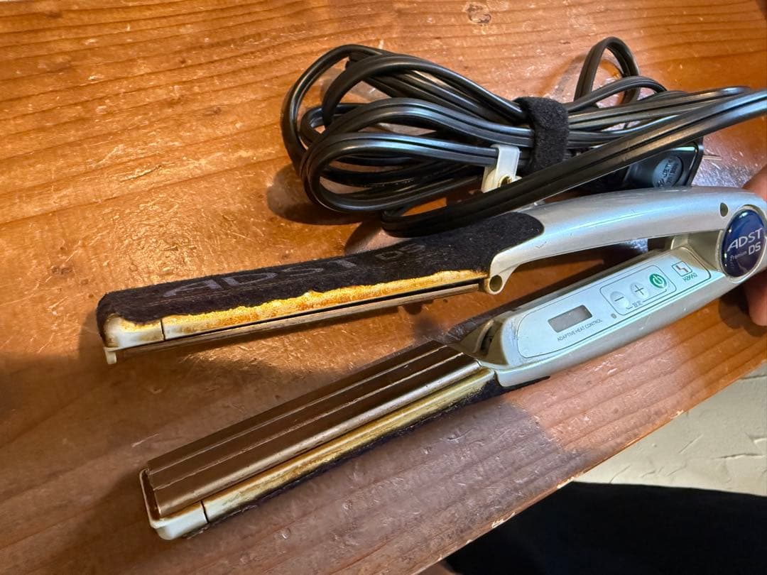 ADSTアドストDS　ストレートアイロン　コーム付き