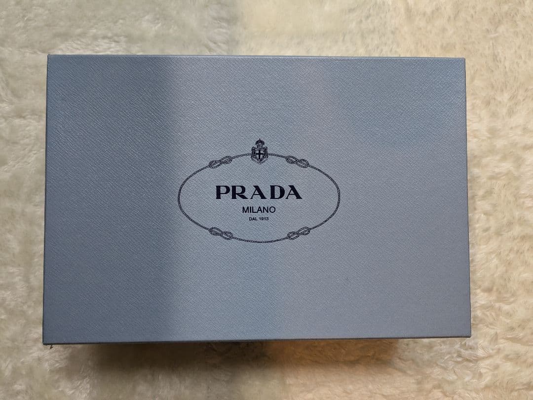 PRADA ベージュ ポインテッドトゥミュール