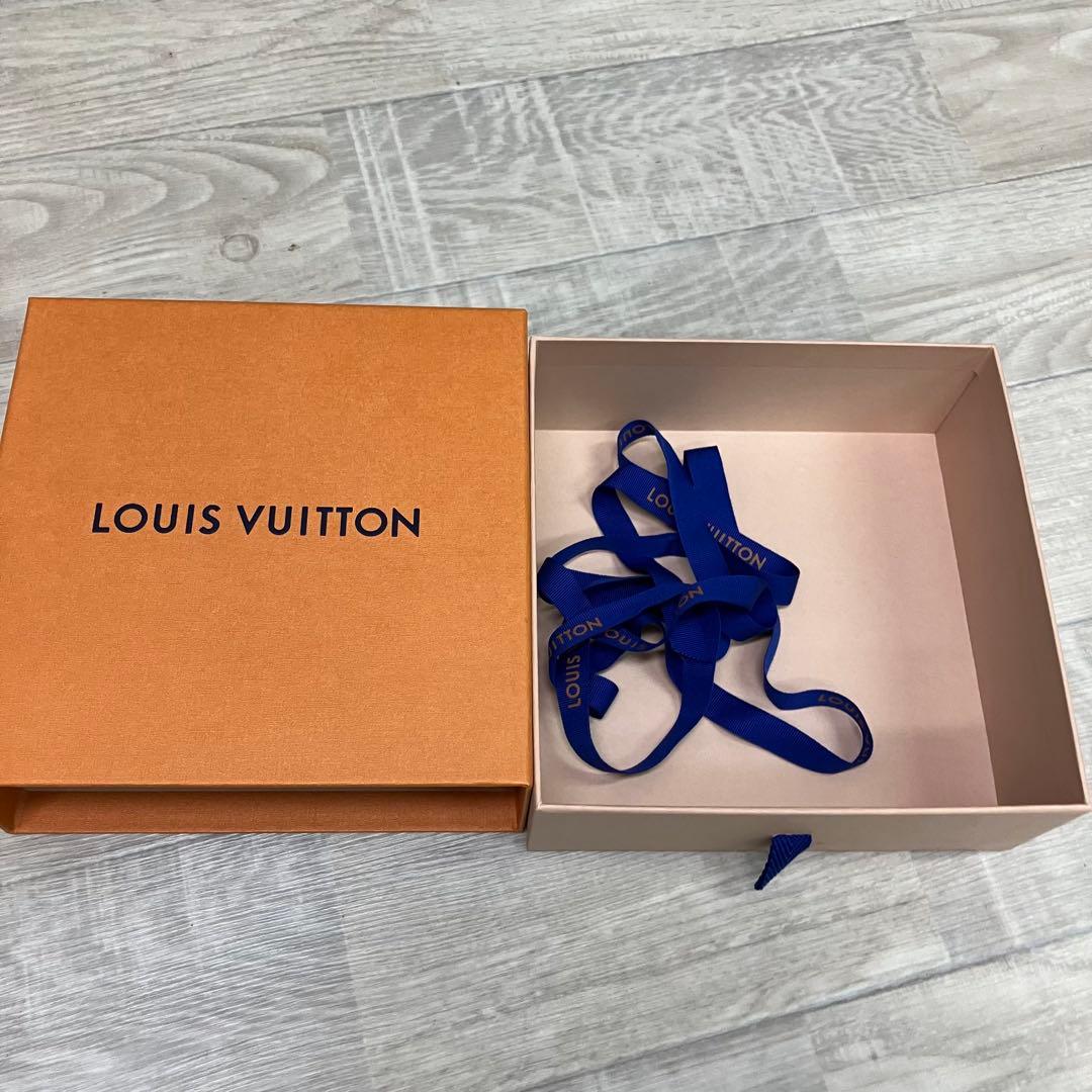 LOUIS VUITTON LV サークル キーホルダー　【f8c2288c】