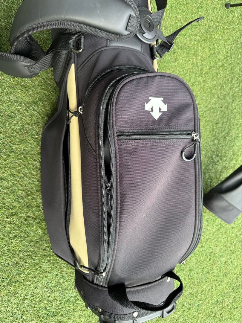 DESCENTE キャディバッグ 黒 スタンド付き