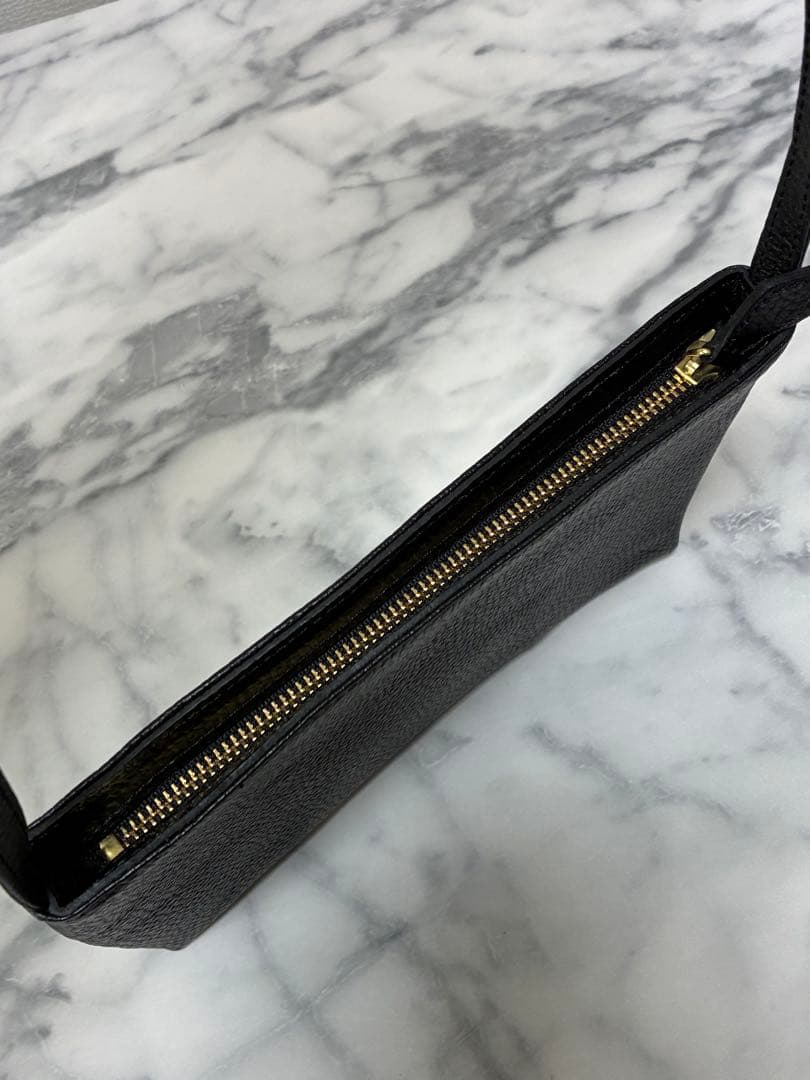 HushTug ハッシュタグ サコッシュ ショルダーバッグ／本革 レザー