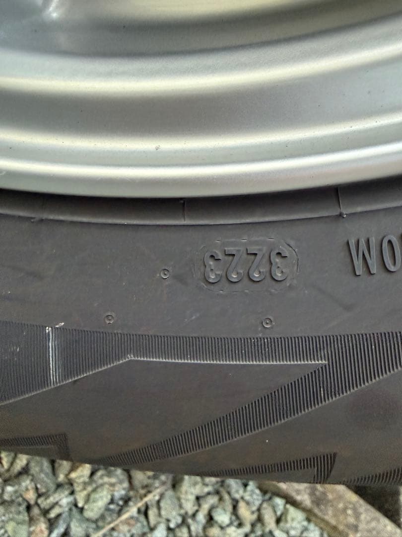 送料無料！215/65R16 2023年製スタッドレスホイール４本