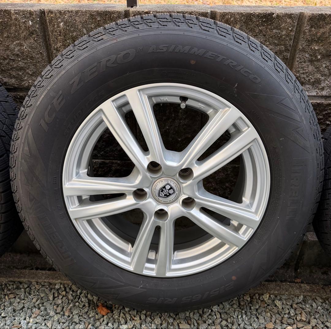 送料無料！215/65R16 2023年製スタッドレスホイール４本