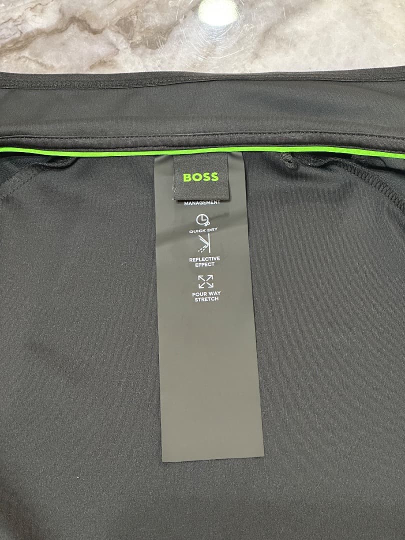 BOSS ブラック ジップアップジャケット