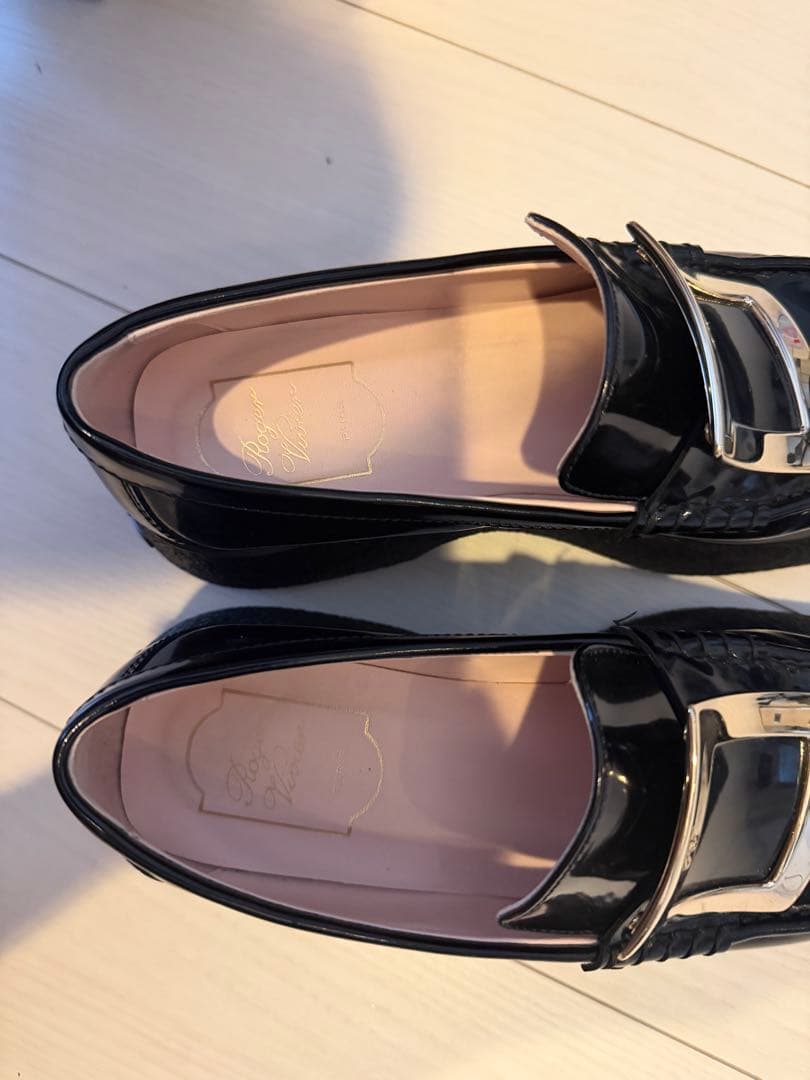 Mimi　 黒 厚底ローファー 金具付き Roger vivier