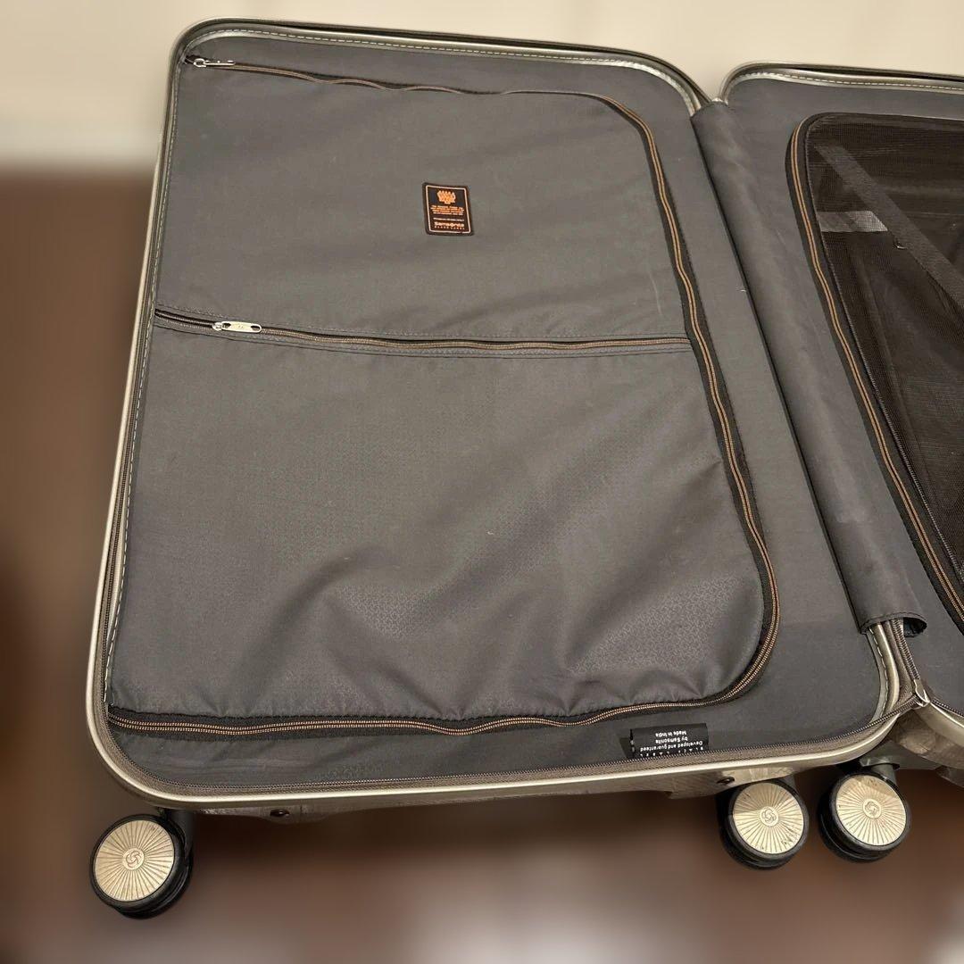 サムソナイト超軽量キューブライト 無料預入最大サイズ