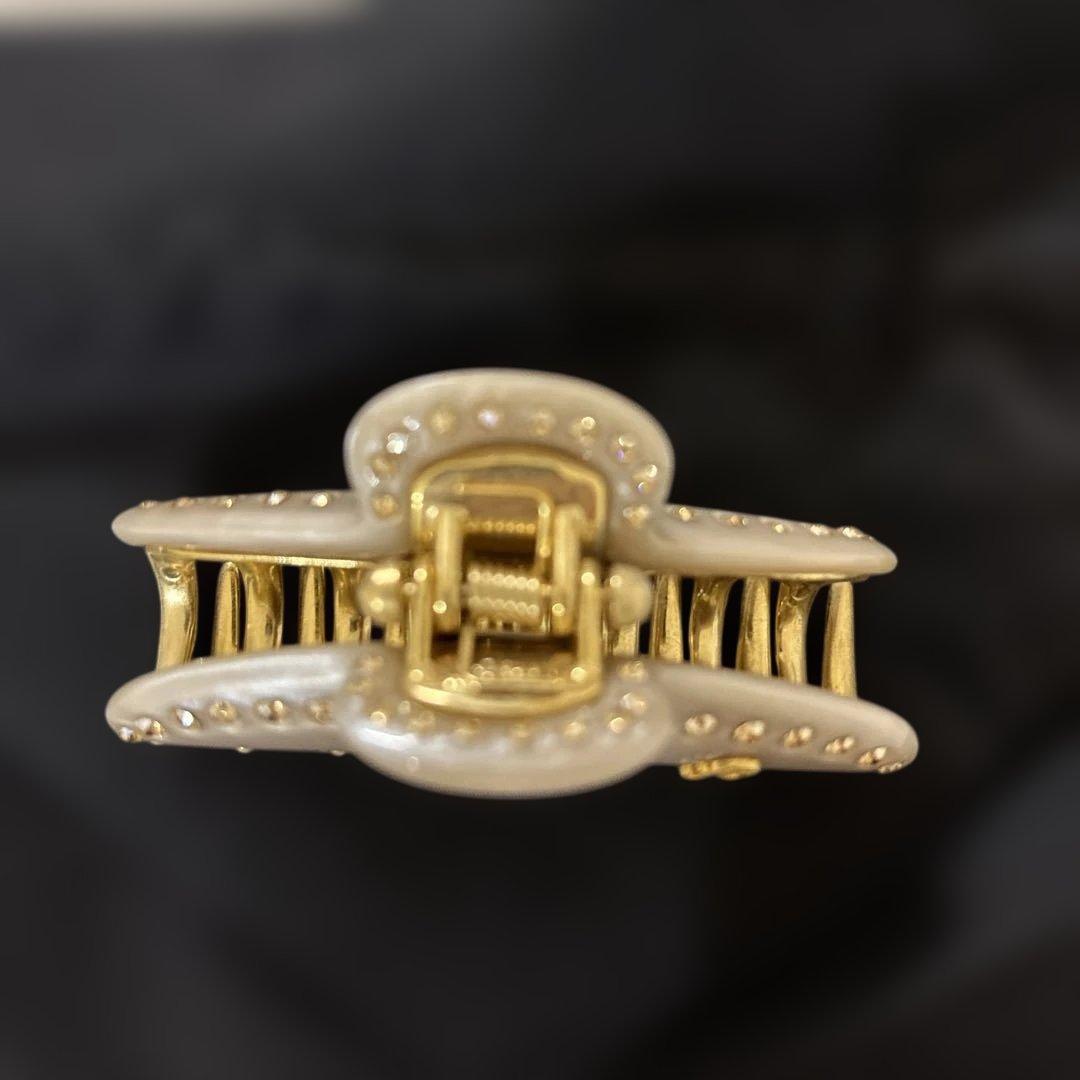 アッカ　ベージュ ヘアクリップ 約8cm