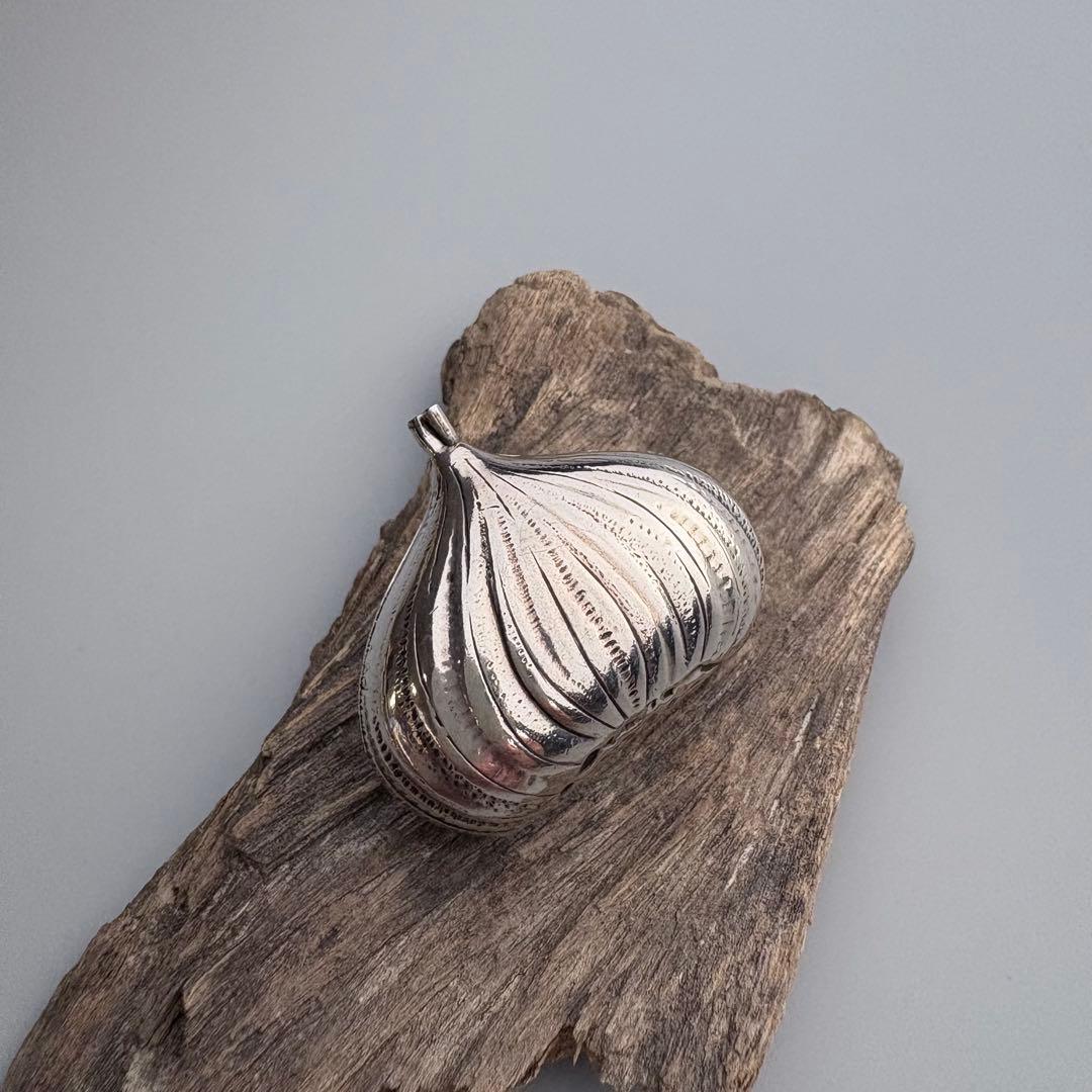 イタリア800純銀 毛栗の形をした小箱 シルバー製栗型小物入れ