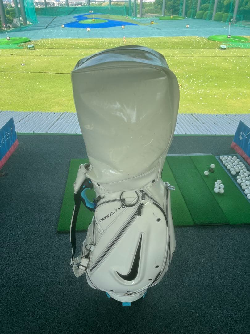 Nike 廃盤エナメルキャディバッグ ツアースタッフモデル