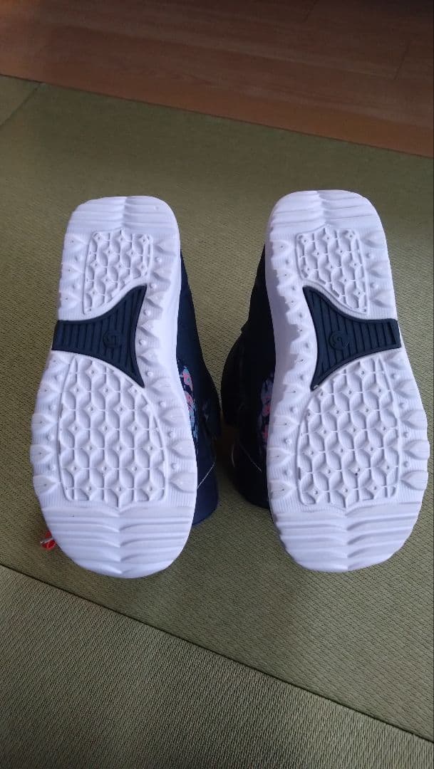 MINT ネイビー/フラワー スノーボードブーツ 女性用