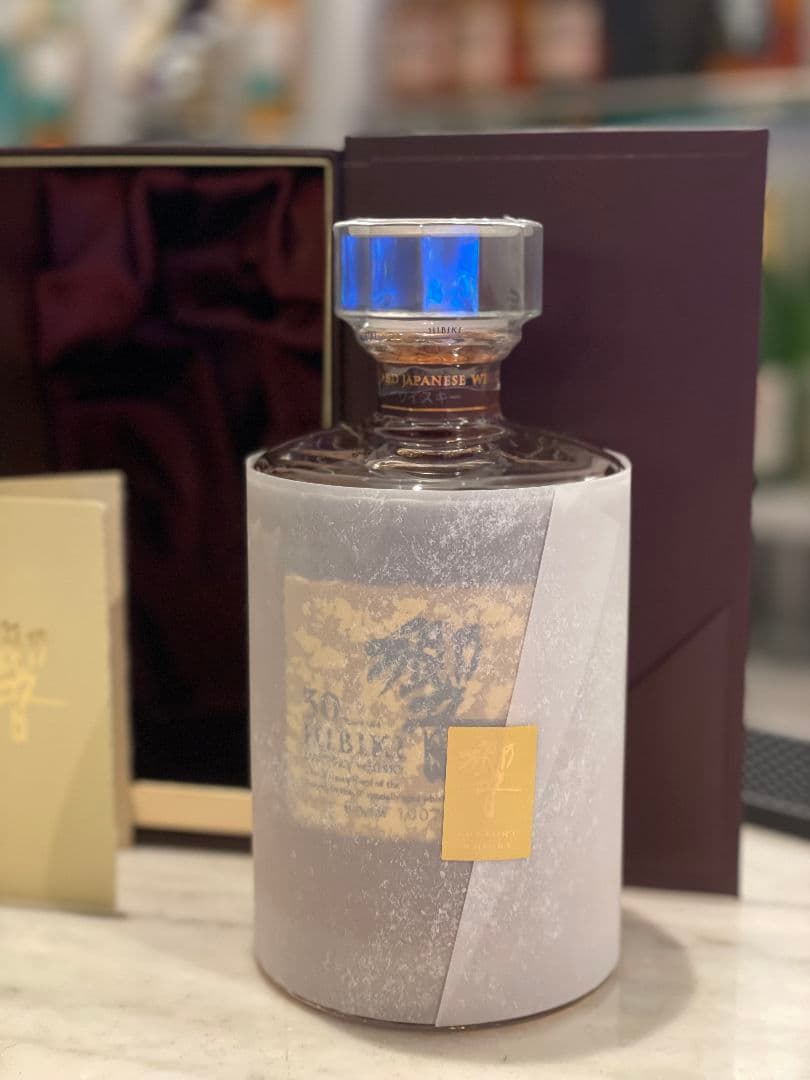 サントリー 響 30年 43度 700ml【箱付】新品　傷なし