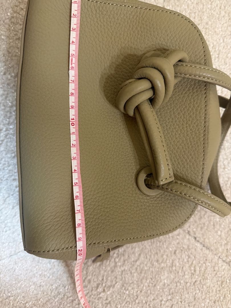 VASIC カーキ レザー ハンドバッグ