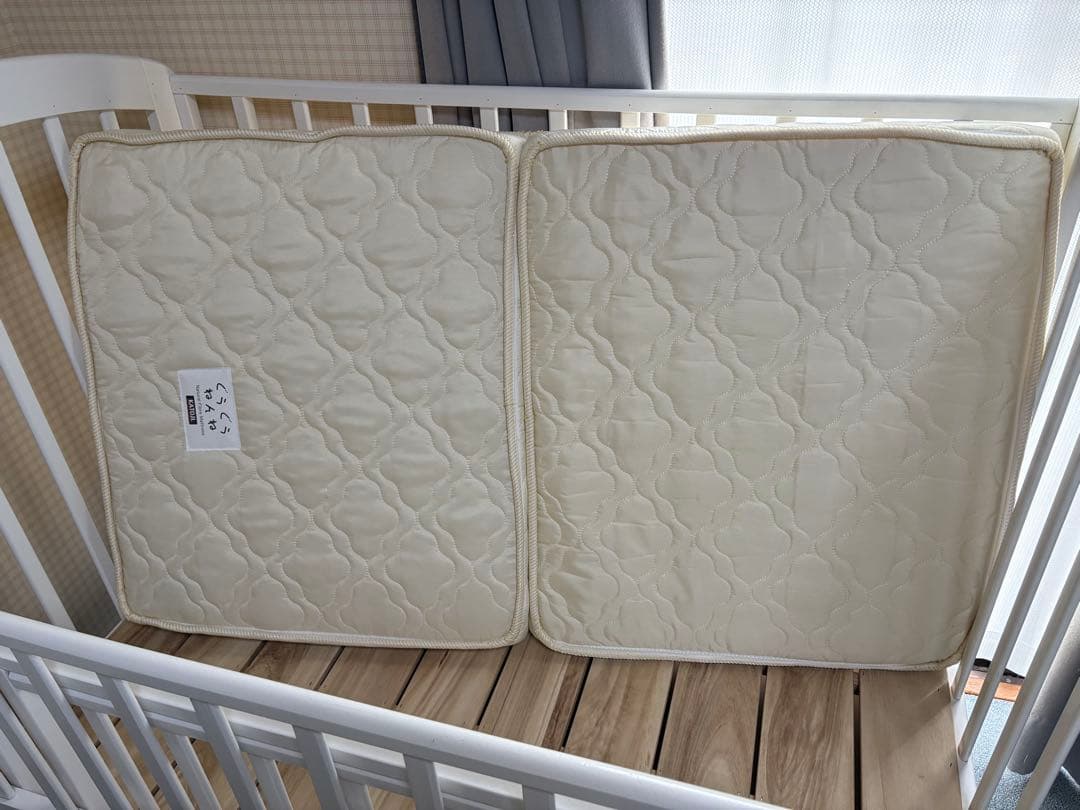 カトージ　ハイポジション ベビーベッド　すのこ、マットレス付