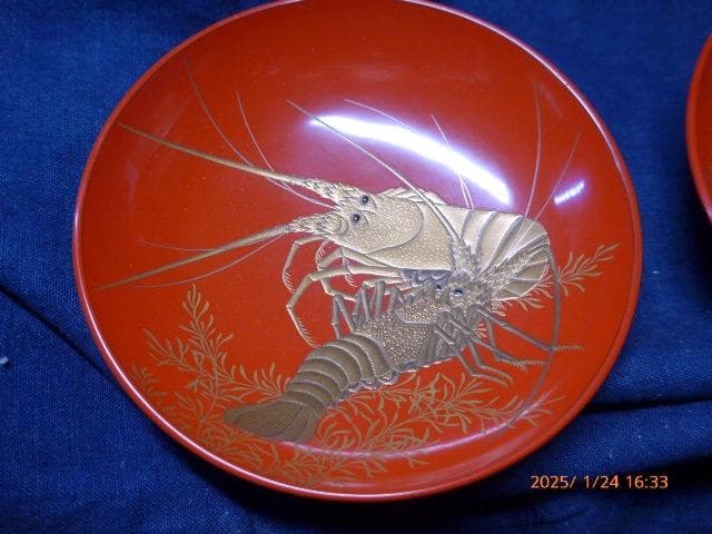 美品　大変素晴らしい蒔絵の「魚貝ずくし」絵変わり蒔絵　五つ組　盃台