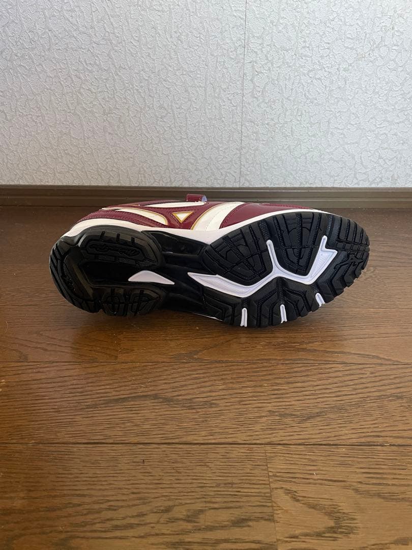 ミズノ限定　ベルト式アップシューズ　白×エンジ×金　右投げ用P革付き27.0cm