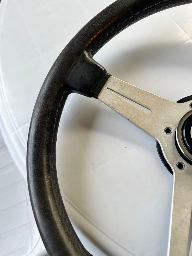 ナルディ？3スポーク ステアリング 本体 ボス付き