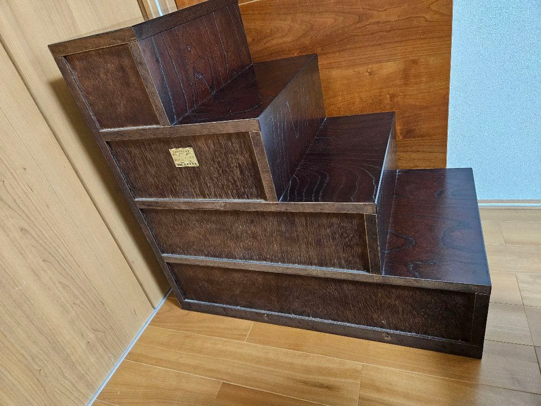 （株）青木産業　階段箪笥