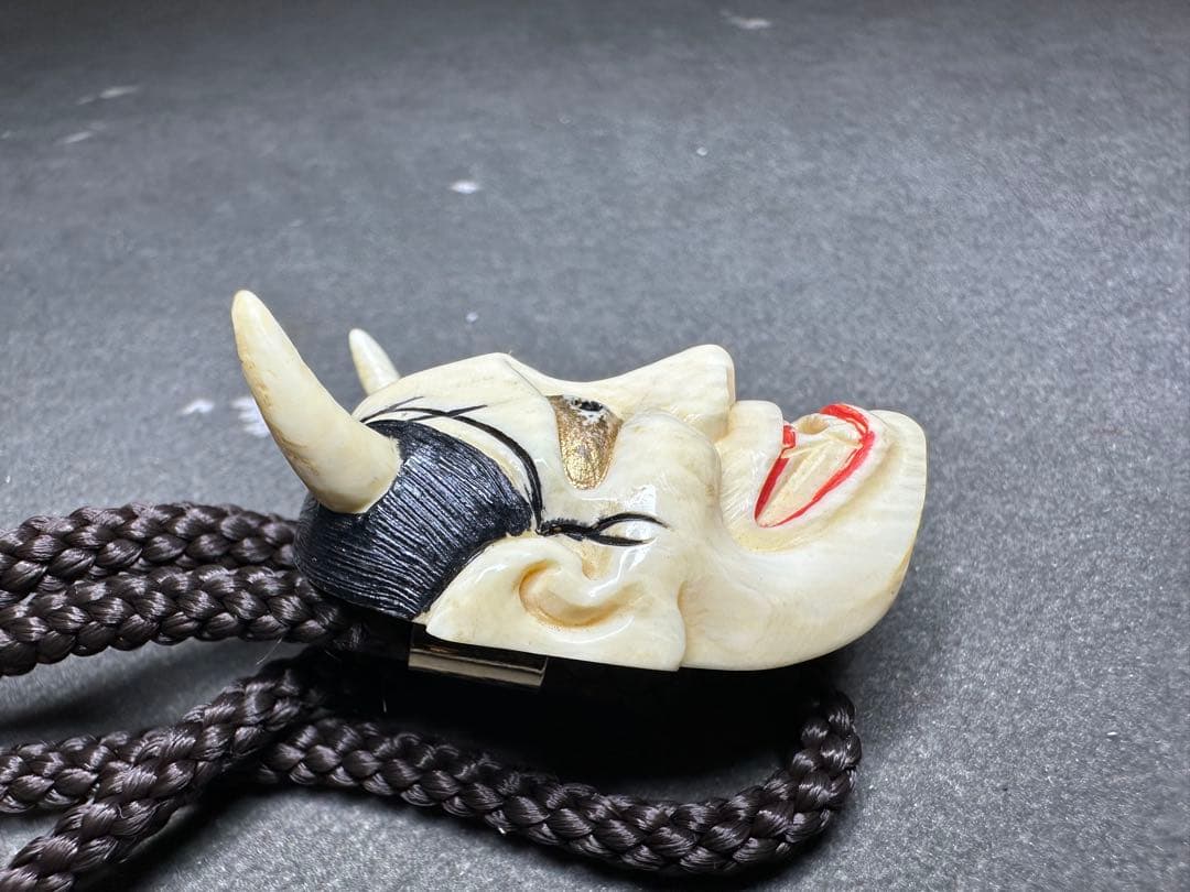 極上　般若　ループタイ　天然素材　アンティーク　和彫　置物　骨董　飾り物