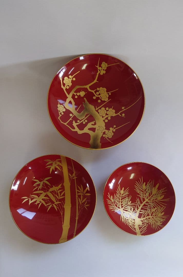 漆塗　木盃　丁字台付　松竹梅　三ッ組盃