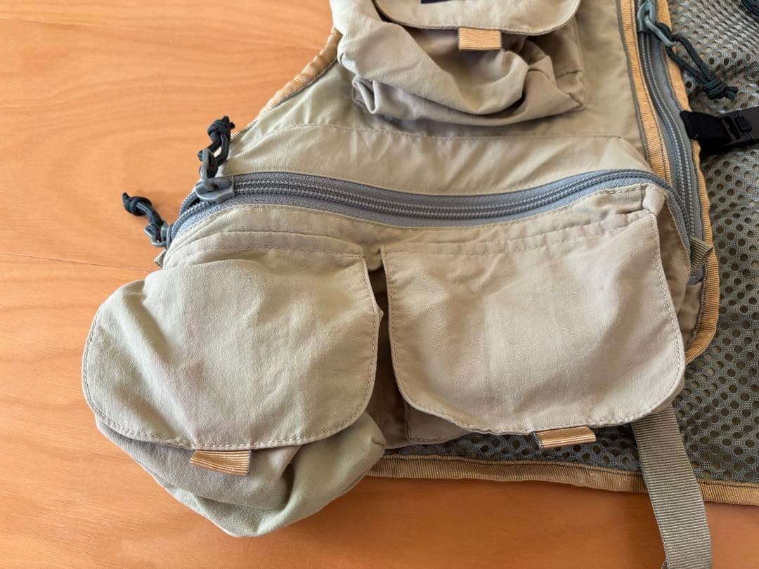 patagonia フィッシングベスト ベージュ　Sサイズ