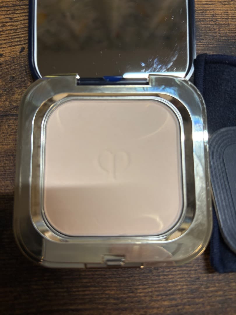 【ほぼ新品】正規品　Clé de Peau Beauté　フェースパウダー