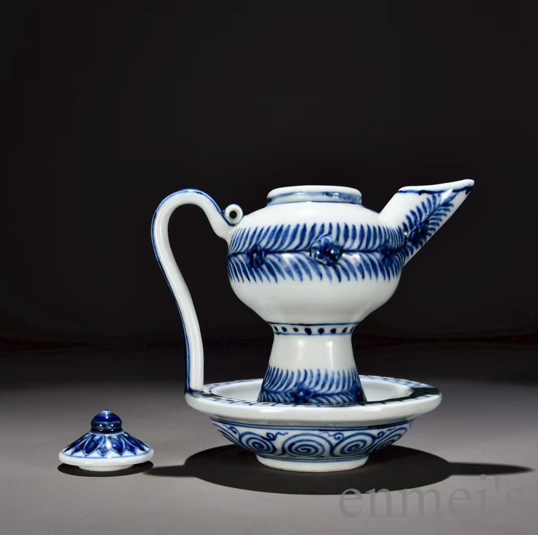 中国古美術・明宣徳製・青花巻草紋油灯・青白磁・唐物・骨董品・時代物・古陶磁・古玩